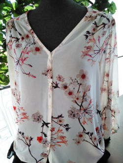 Blouse blanche japonisante marque H et M